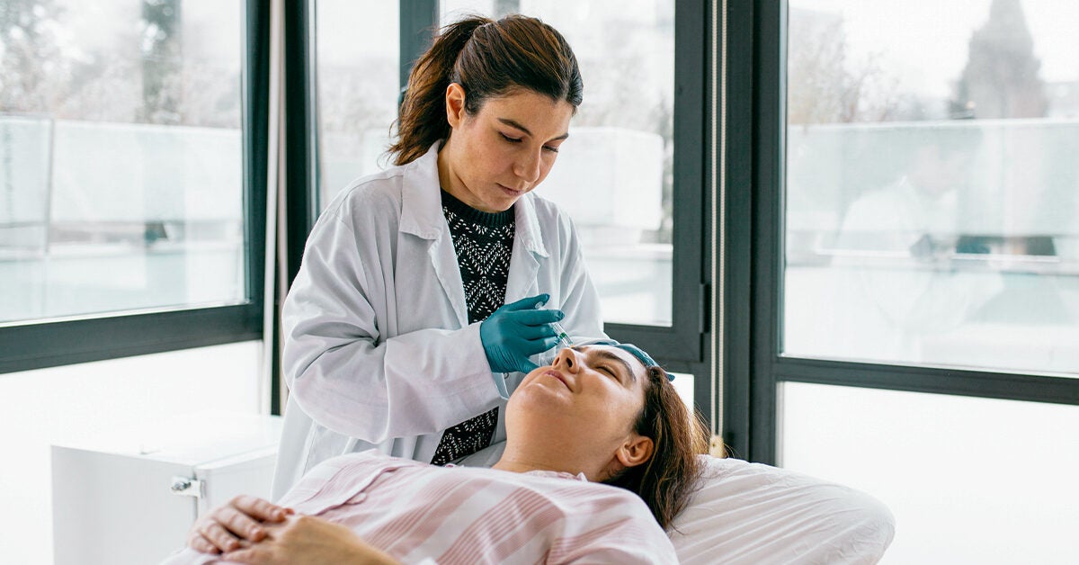 Types d'injection de migraine, utilisations, avantages et précautions